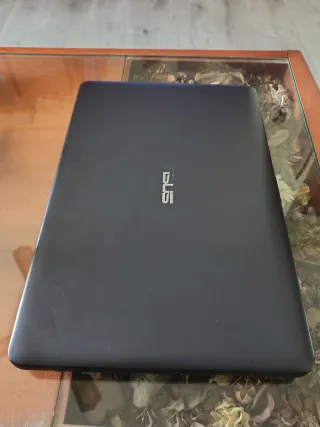ASUS VivoBook X543B Portátil Negro