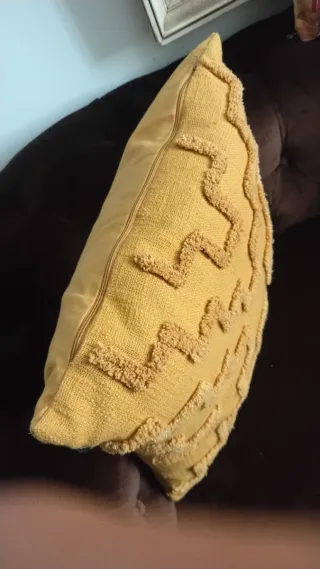 Cojín decorativo oro viejo con relleno