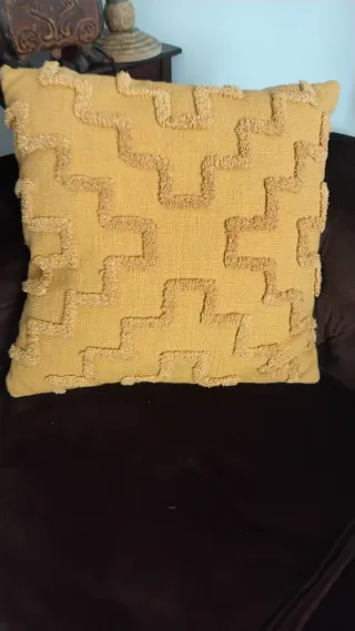 Cojín decorativo oro viejo con relleno