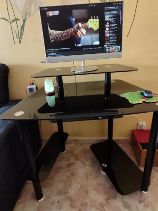 Mesa de ordenador cristal negro