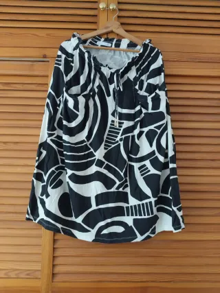 Falda Sfera Estampada Blanco y Negro