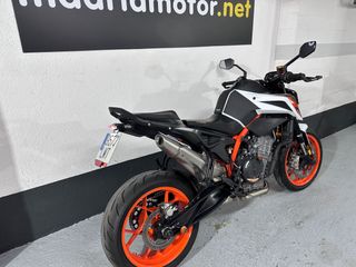 KTM 890 Duke R