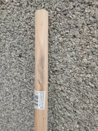 Rastrillo de jardín metálico