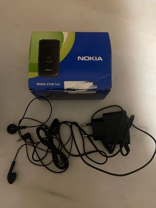Teléfono Nokia 2720 Fold Negro