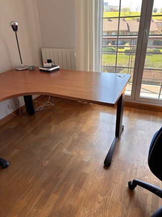 Mesa de oficina esquinera