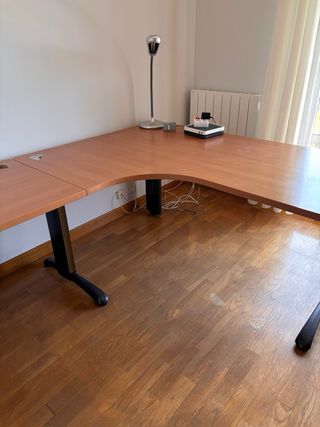Mesa de oficina esquinera