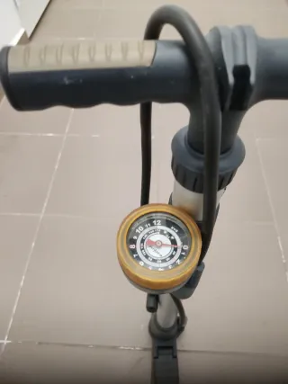 Bomba de inflado para Bicicleta con manómetro