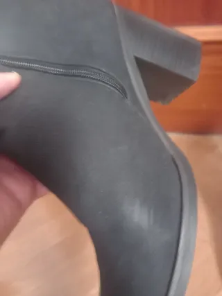 Botines negros con flecos