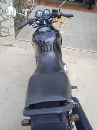 Honda CB500 Naked Negra
