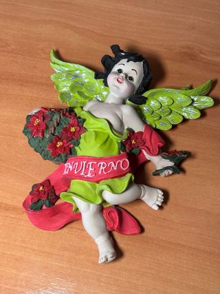 Ángel de pared cerámica pintado a mano