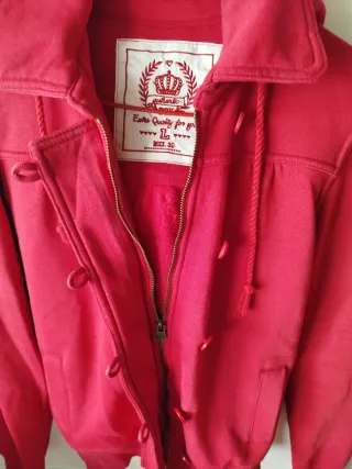 Chaqueta Bershka Roja Talla L