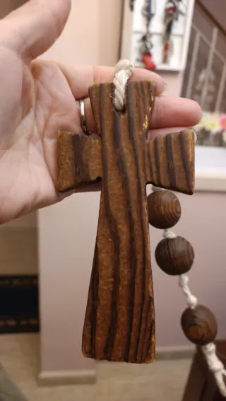 Rosario de madera antiguo