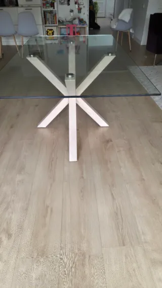 Mesa comedor cristal y madera diseño moderno