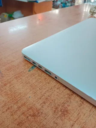 ORDENADOR APPLE MACBOOK PRO 2015 CON CARGADOR