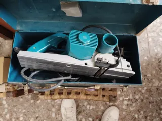 Cepillo Eléctrico Makita