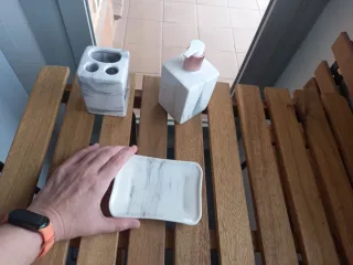 Conjunto baño color mármol gris y blanco