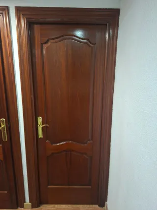 Set Puertas de madera maciza en nogal