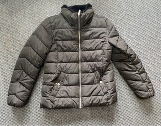 Cazadora Stradivarius Negra con Capucha