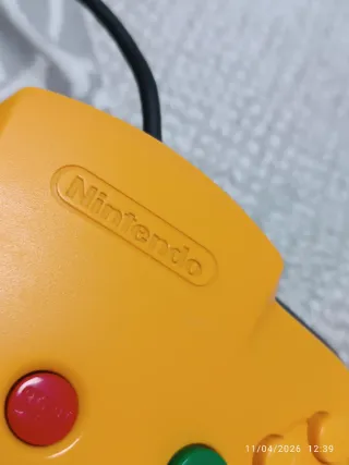 Mando Nintendo 64 Amarillo + Star Wars N64