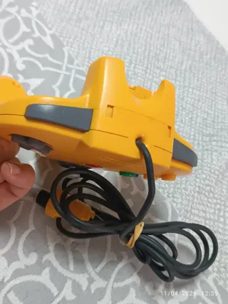 Mando Nintendo 64 Amarillo + Star Wars N64