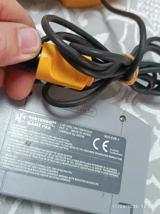 Mando Nintendo 64 Amarillo + Star Wars N64