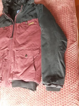 Chaqueta bicolor negra y roja