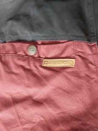 Chaqueta bicolor negra y roja