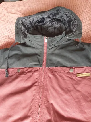 Chaqueta bicolor negra y roja