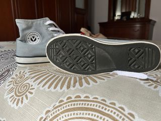 Zapatillas Victoria Tela celeste y suela de goma