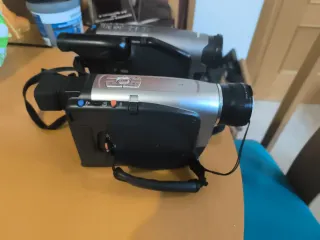 3 Cámaras VHS-C sin probar
