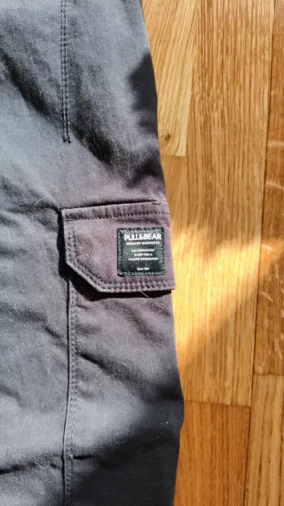 Pantalón cargo Pull&Bear negro Talla S