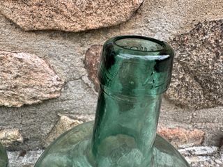 2 antiche bottiglie damajuana verdi