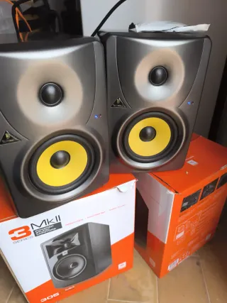 Altavoz Behringer TRUTH B1030A Negro