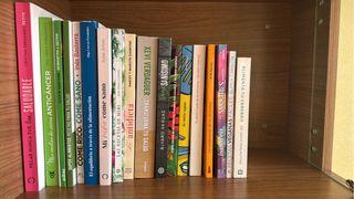 Se venden libros sobre alimentación. Hago lotes.