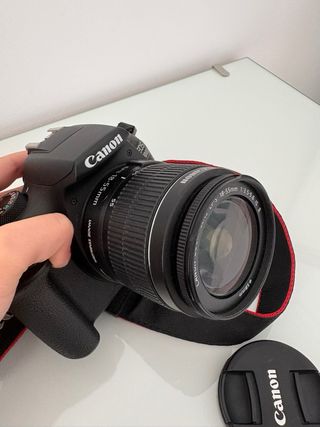 Canon EOS 1300D + Objetivo + Trípode