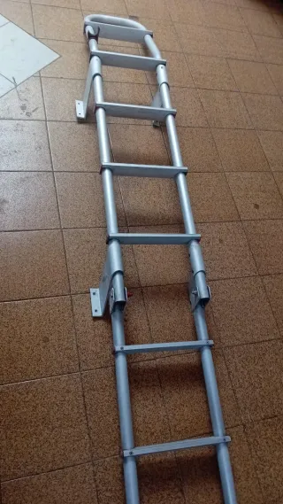 Escalera telescópica de aluminio