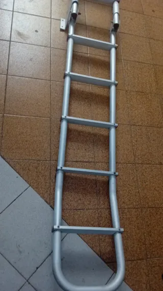 Escalera telescópica de aluminio