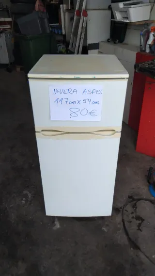 Nevera Aspes 117x54cm 80€
