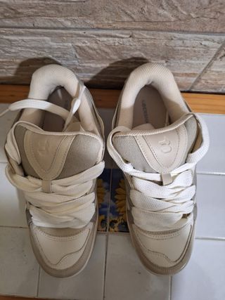 Scarpe da ginnastica bianche e beige