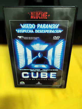 Lote 4 DVD: Carrie, Cube, Resident Evil, La Guerra
