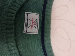Jersey verde con logo bordado