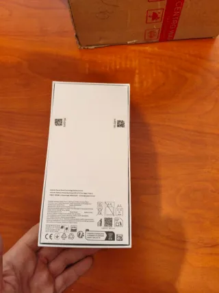 Xiaomi Redmi Note 14 5G Morado.