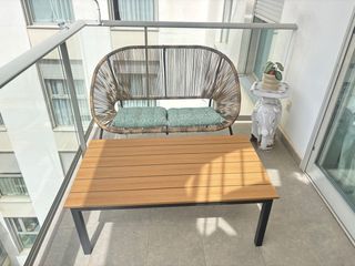 Conjunto de jardín ratán y madera.