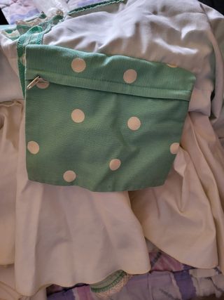 Traje de flamenca verde con lunares blancos