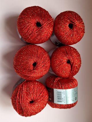 Ovillos Katia Gatsby Rojos con Hilo Dorado