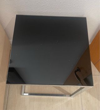 Mesita auxiliar cristal y metal