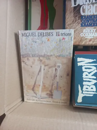 Caja de 75 libros. Ediciones anteriores a 1990