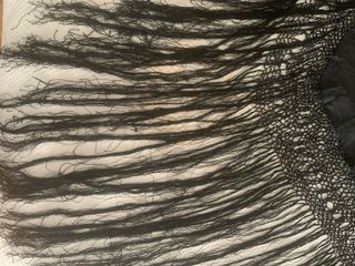 Mantón Pañuelo Bordado Flores Negro.