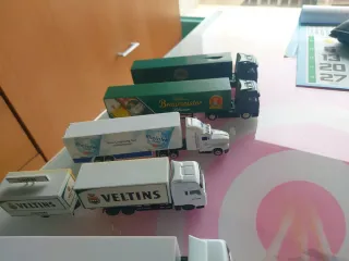 Réplicas de camiones de reparto