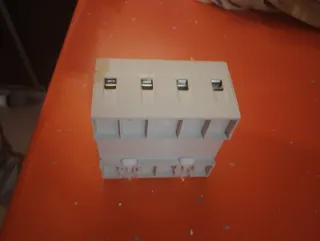 Disyuntor 100A 3 Fase MKLHAVB